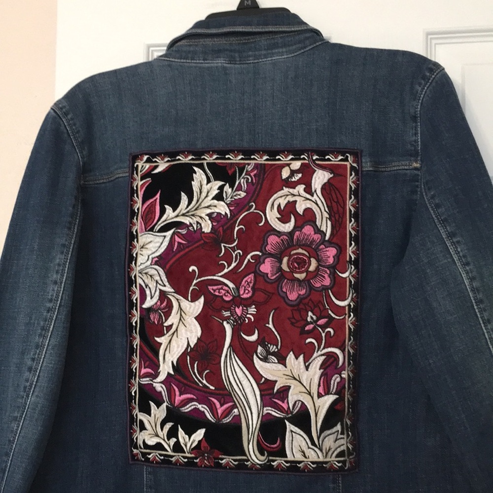Chico’s faded medium blue denim jacket with purple/pink detail back NWOT